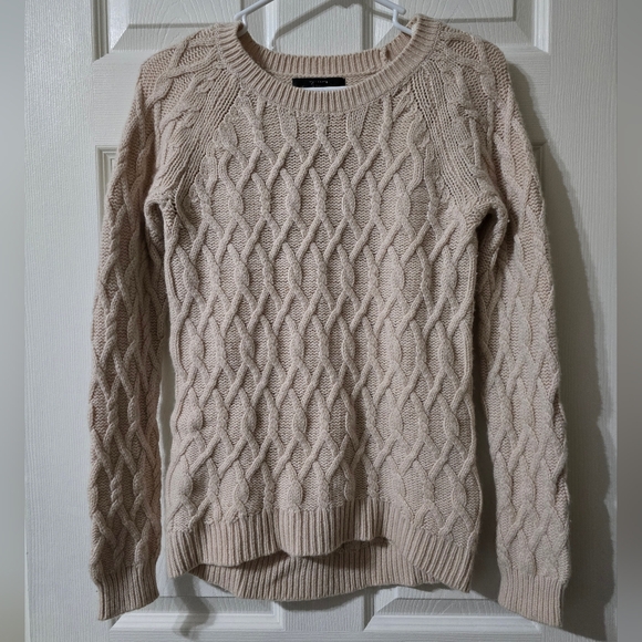 Tahari Sweaters - Tahari Pure Luxe Wool & Cashmere Cable Knit Crewneck Sweater, Off-White, EUC!